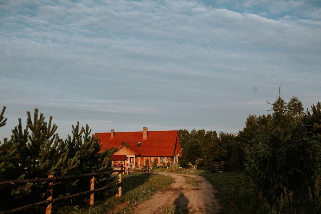 Dom Goscinny Sowia Stopka Miłomłyn Bagian luar foto